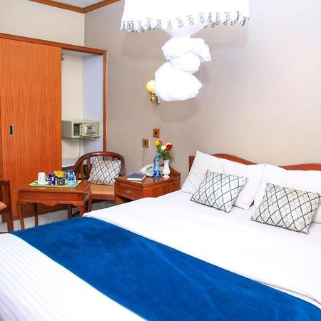 Paris Hotel Nairobi Bagian luar foto