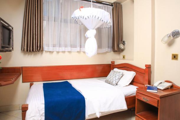 Paris Hotel Nairobi Bagian luar foto